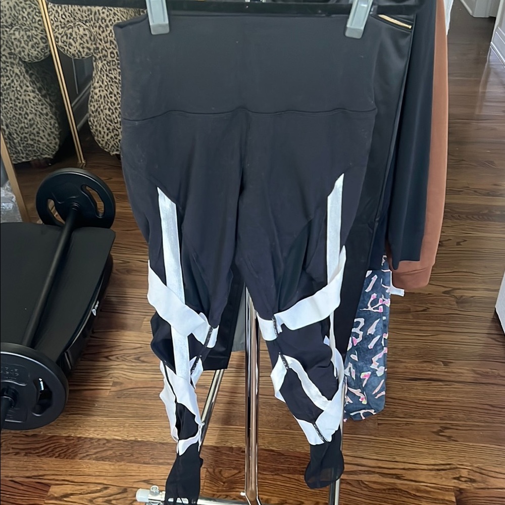 ALO Vintage Black and White Athletic Leggings